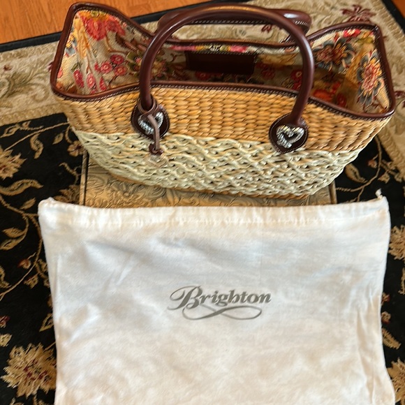 Brighton ❤️woven straw tote with leather trim~excellent condition~dust bag & Box - Picture 2 of 7